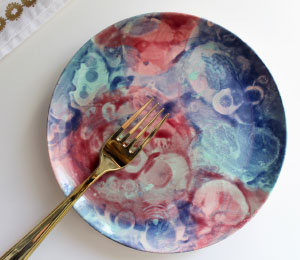 Houston Heights Color Me Mine Random Round Plate